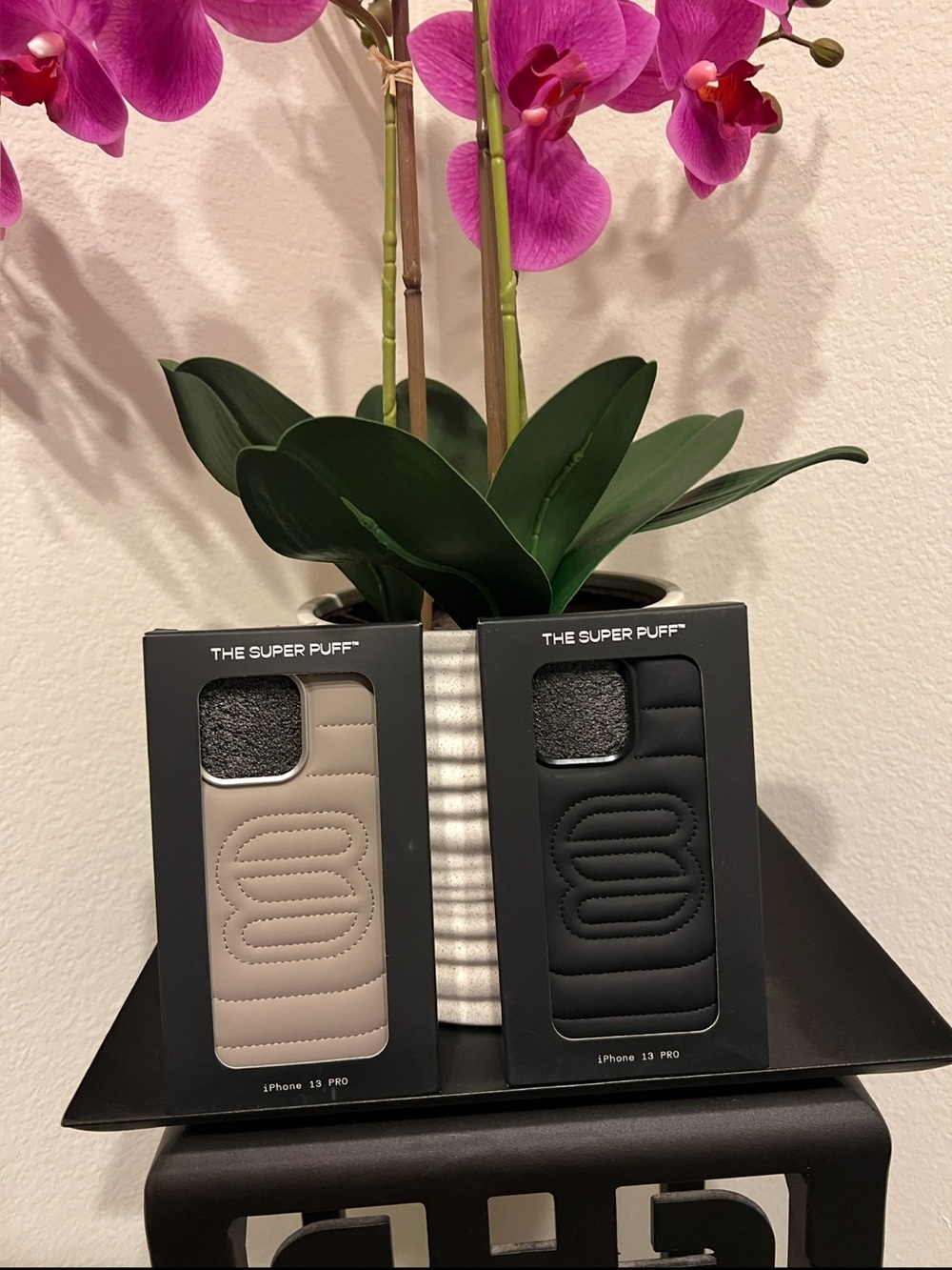 Aritzia The Super Puff Quilted iPhone 13 Pro Case - Black & Beige